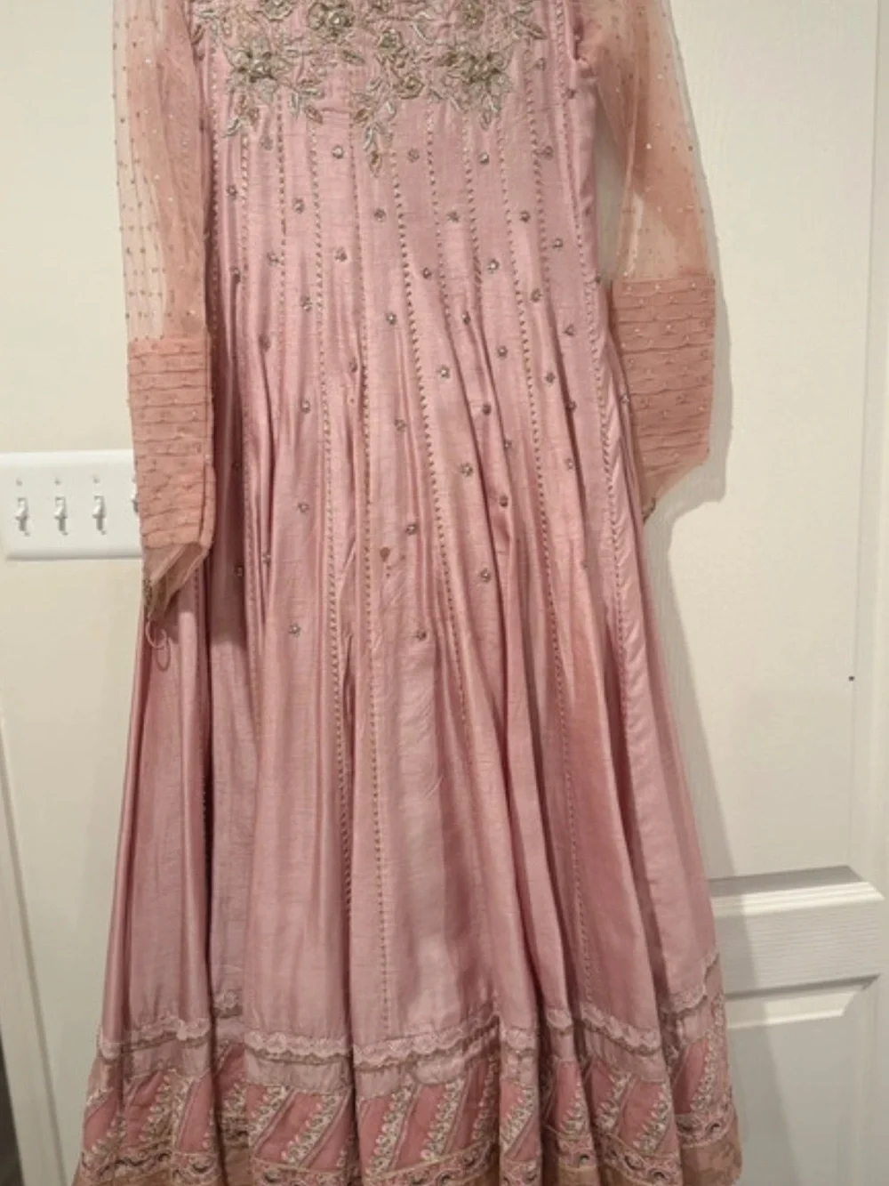 Faiza saqlain 3 piece dress blush pink
Brand new plz - Picture 8 of 8